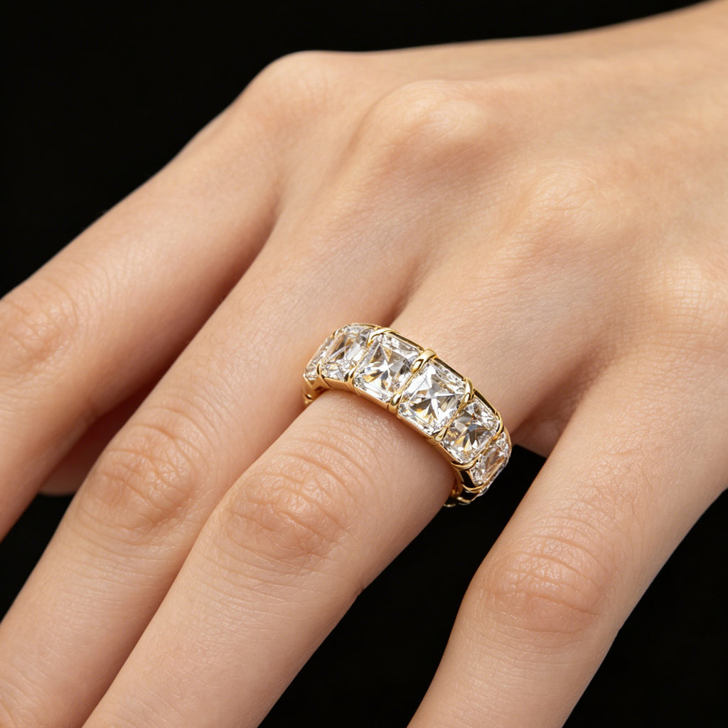 ELVORIQUE 3.60 CTW Cushion-Cut Lab-Grown Diamond Full Eternity Band