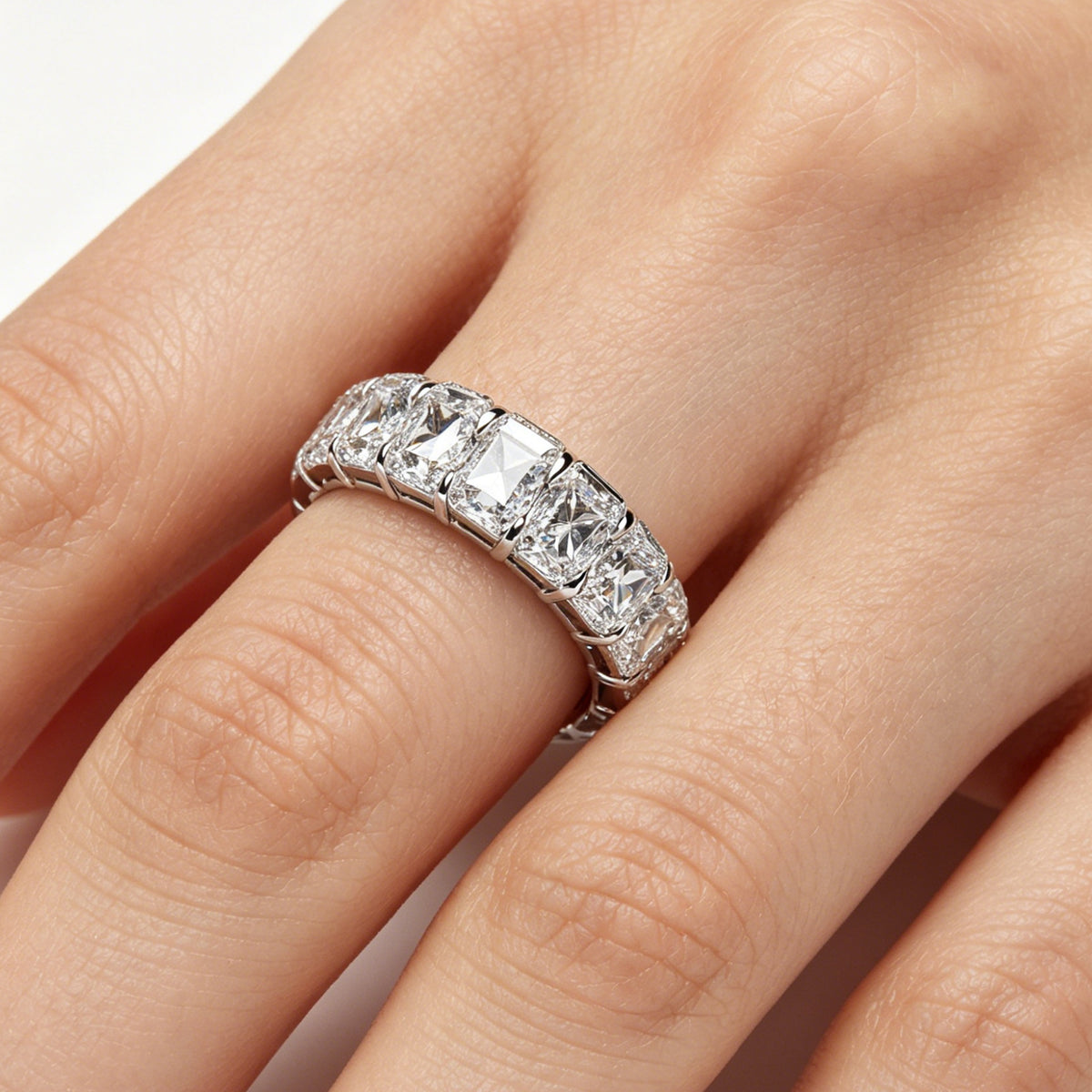 ELVORIQUE 3.60 CTW Cushion-Cut Lab-Grown Diamond Full Eternity Band