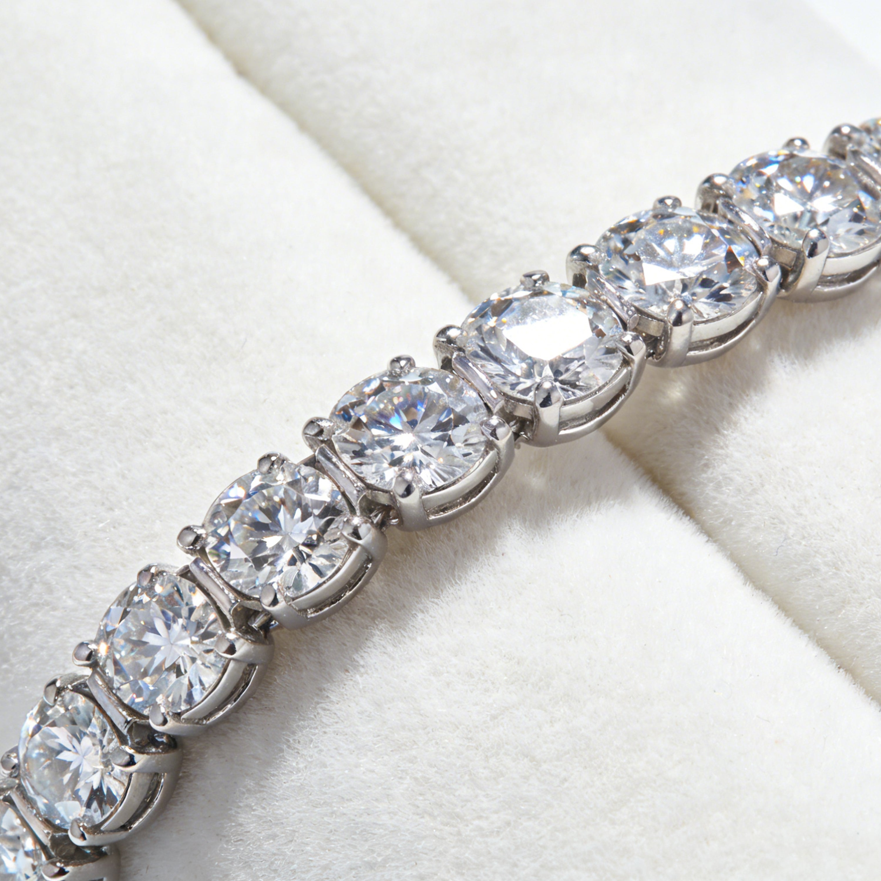 ELVORIQUE 6CT Moissanite Tennis Bracelet in 925 Sterling Silver