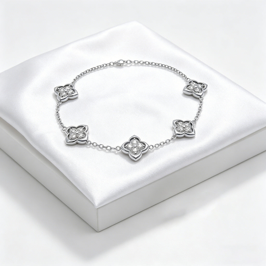ELVORIQUE Five-Station Four-Leaf Clover Moissanite Bracelet
