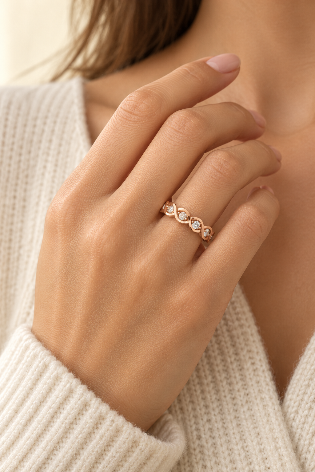ELVORIQUE seven-stone wave diamond band with 0.32 ct total weight of round brilliant lab-grown diamonds in polished rose gold